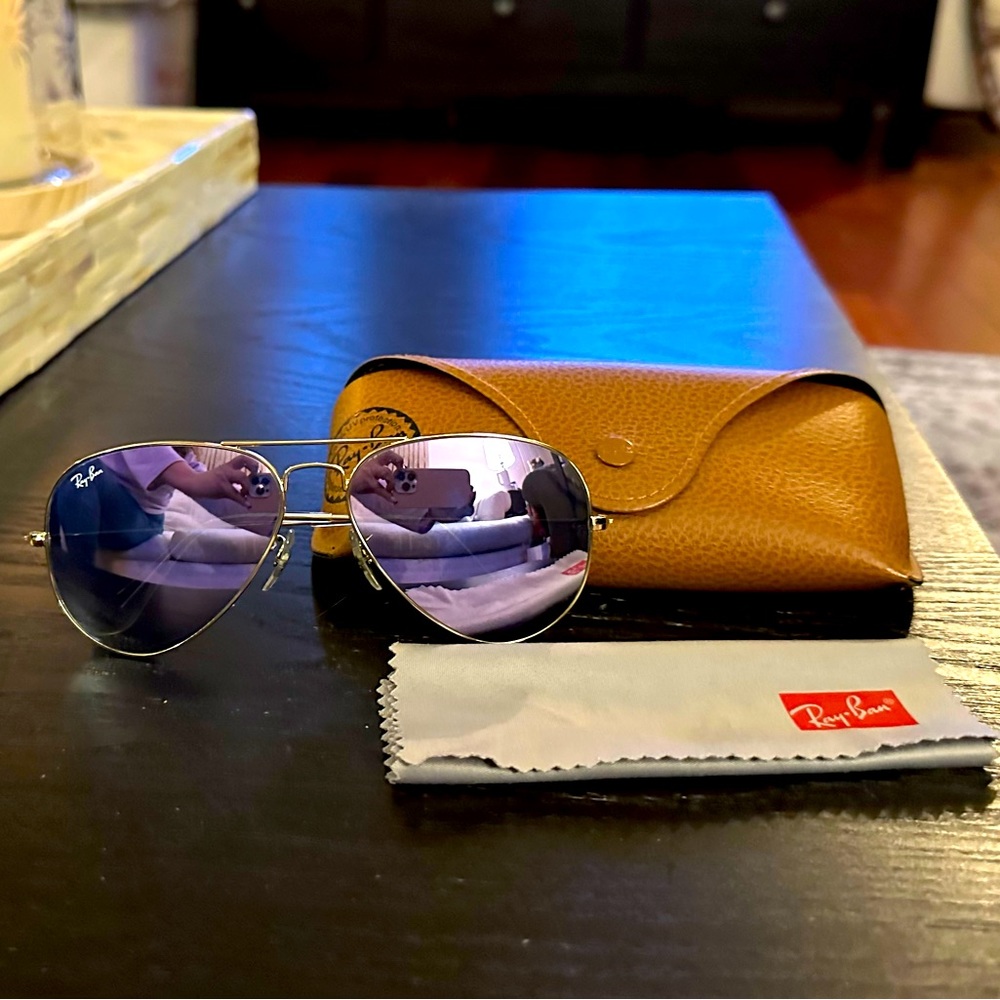 Ray-Ban Mirrored Aviator Sunglasses